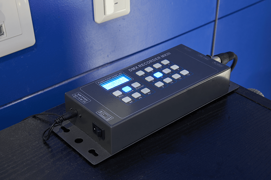 遠隔演出照明コントローラー